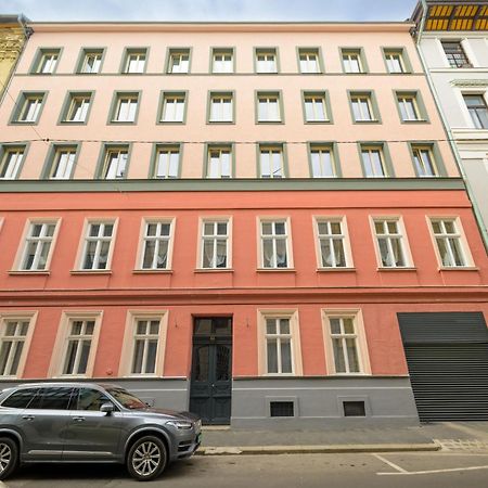 Best Seasons Andrassy Budapesta Exterior foto